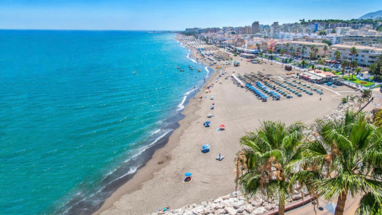 Beachfront Apartment In Ла-Кала-де-Михас Экстерьер фото