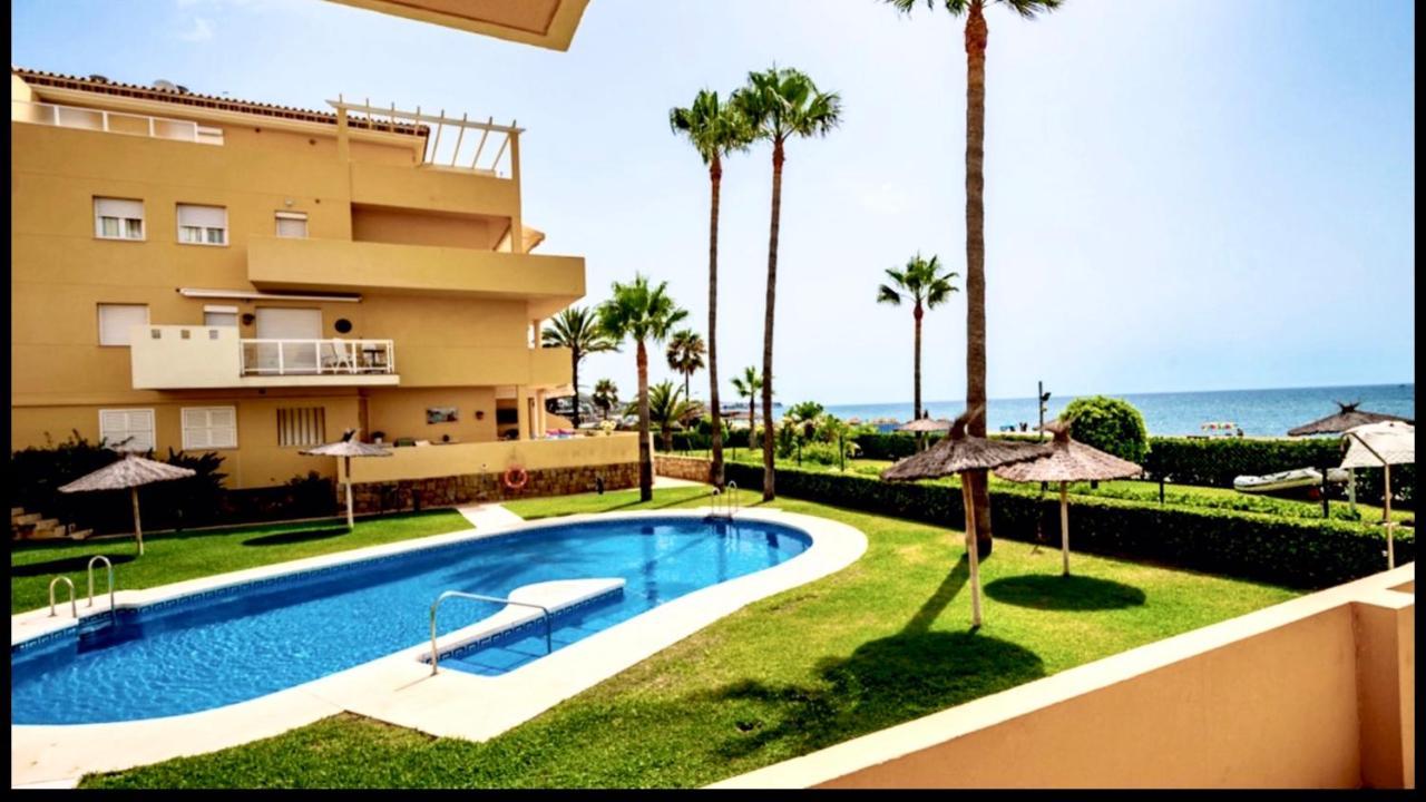 Beachfront Apartment In Ла-Кала-де-Михас Экстерьер фото