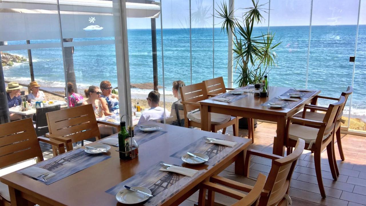 Beachfront Apartment In Ла-Кала-де-Михас Экстерьер фото