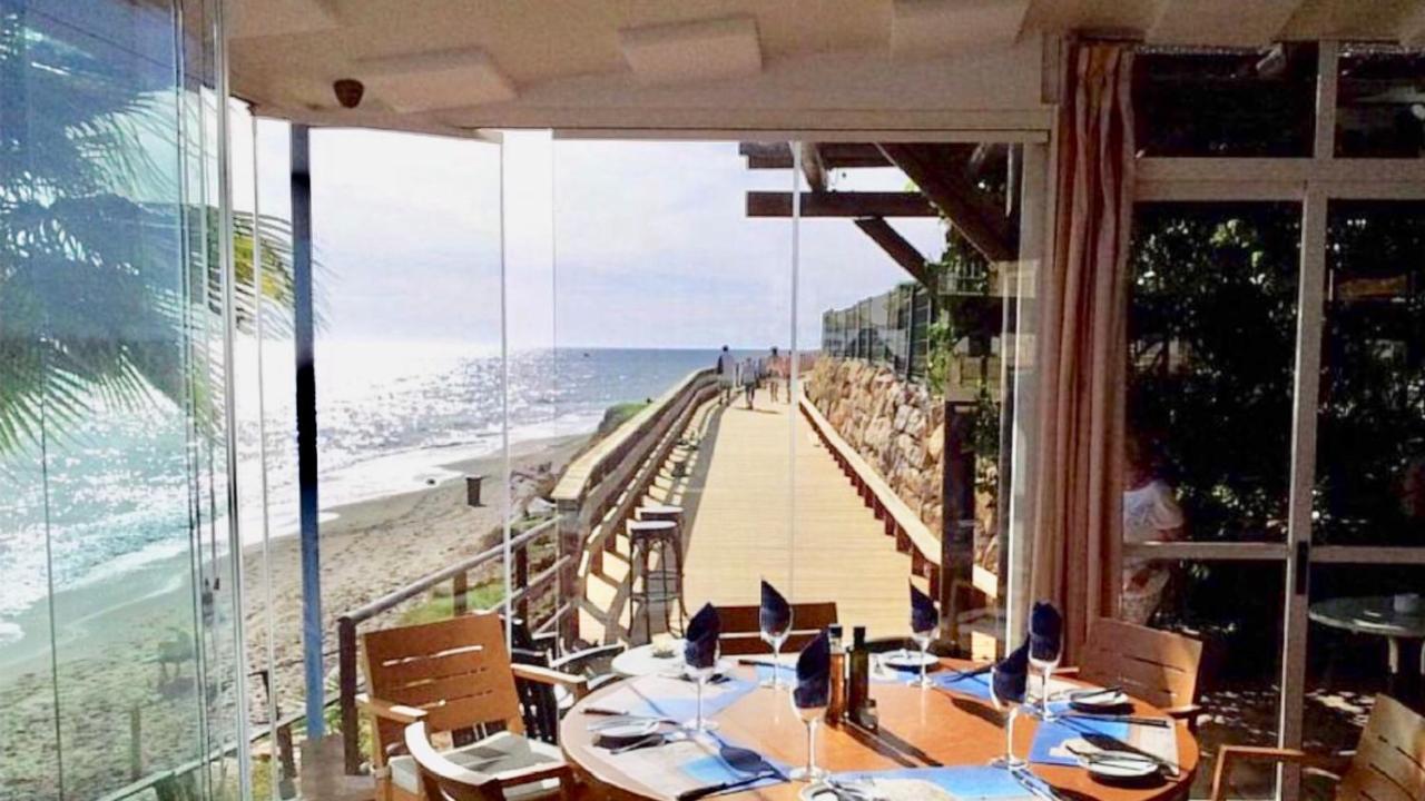 Beachfront Apartment In Ла-Кала-де-Михас Экстерьер фото
