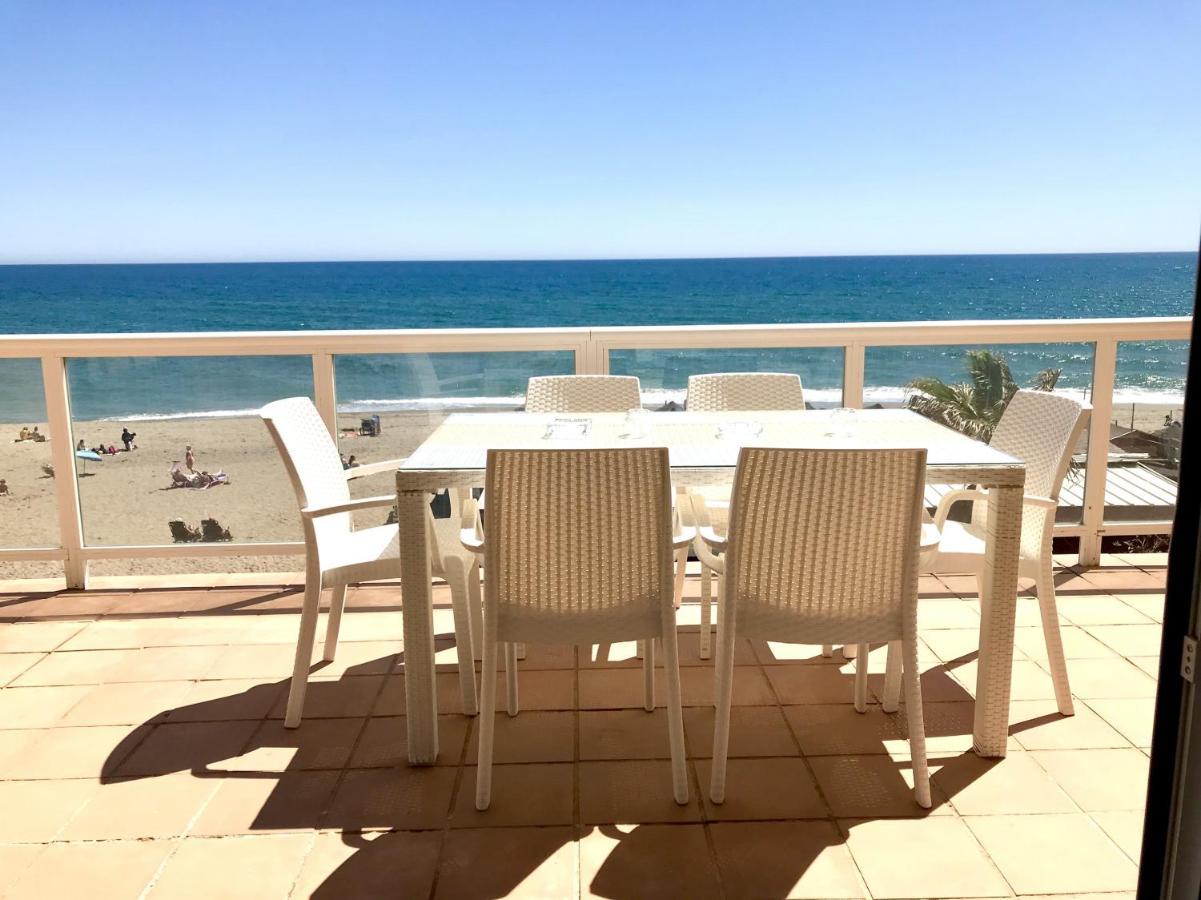 Beachfront Apartment In Ла-Кала-де-Михас Экстерьер фото