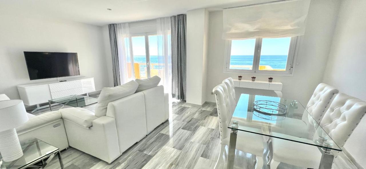 Beachfront Apartment In Ла-Кала-де-Михас Экстерьер фото