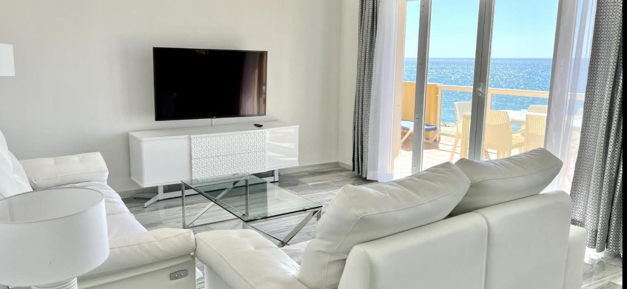 Beachfront Apartment In Ла-Кала-де-Михас Экстерьер фото